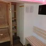 House Utrinek With Free Play Room, Jacuzzy And Garage
