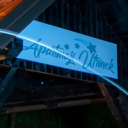 House Utrinek With Free Play Room, Jacuzzy And Garage