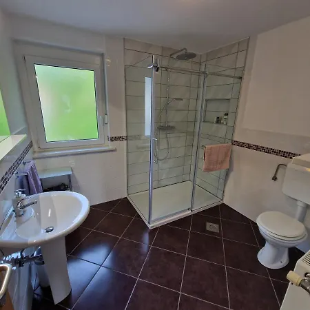 House Utrinek With Free Play Room, Jacuzzy And Garage Apartment