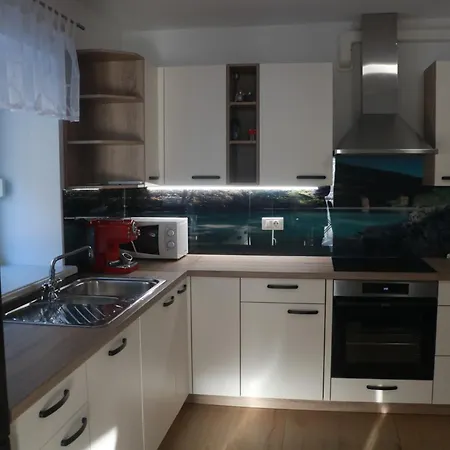 Apartment House Utrinek With Free Play Room, Jacuzzy And Garage