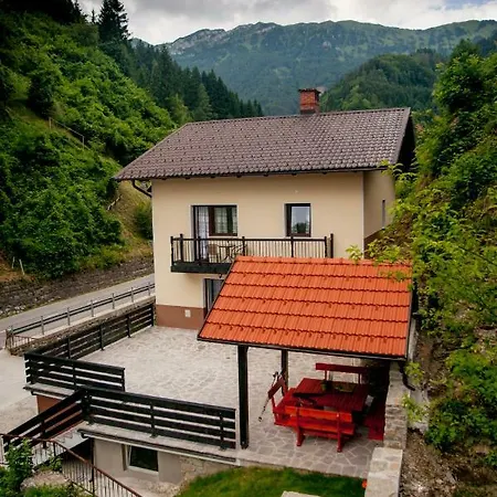 House Utrinek With Free Play Room, Jacuzzy And Garage Podbrdo