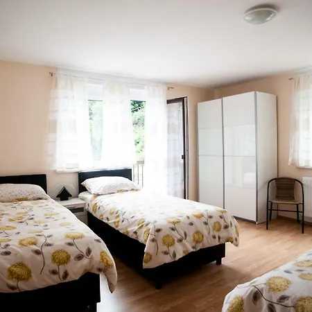 شقة House Utrinek With Free Play Room, Jacuzzy And Garage Podbrdo