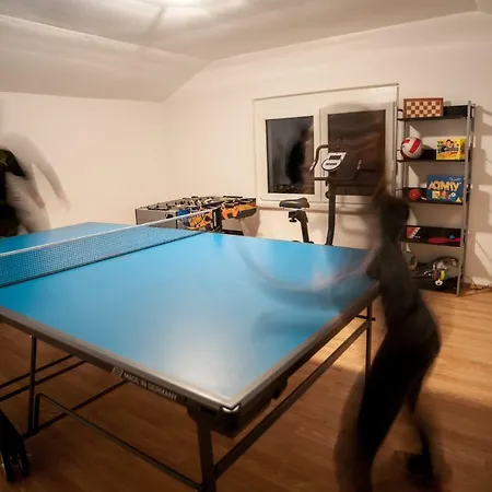 House Utrinek With Free Play Room, Jacuzzy And Garage