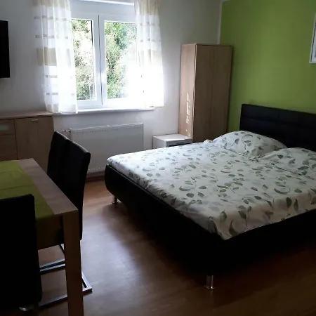 House Utrinek With Free Play Room, Jacuzzy And Garage Apartment