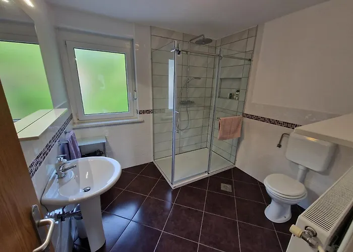 House Utrinek With Free Play Room, Jacuzzy And Garage Apartment