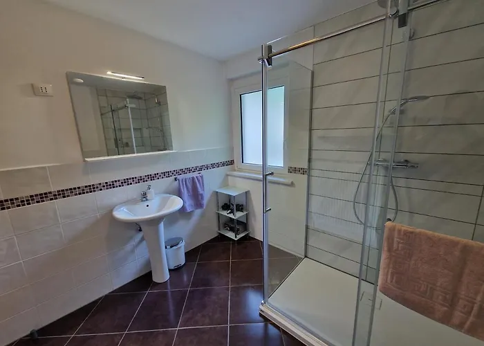 House Utrinek With Free Play Room, Jacuzzy And Garage * Podbrdo