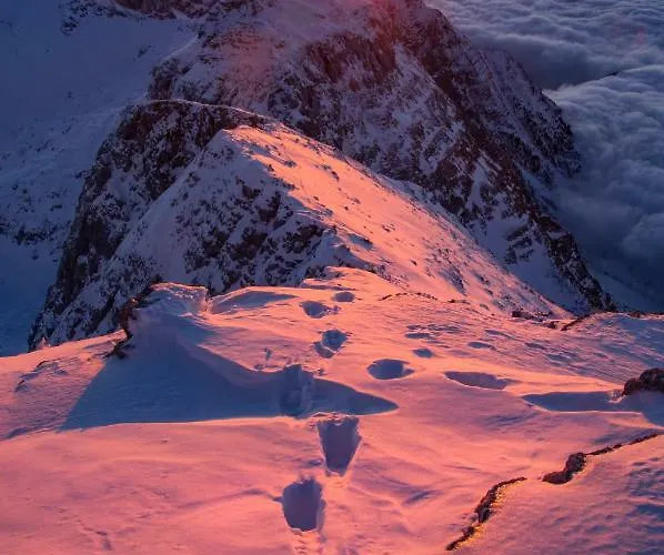 House Utrinek With Free Play Room, Jacuzzy And Garage شقة *